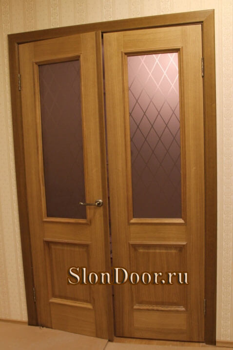 межкомнатные двери дубовый шпон в квартире